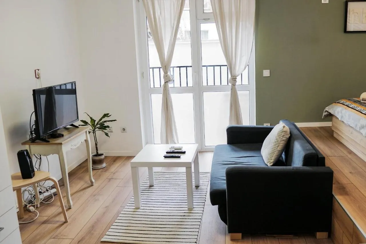 Stylish Apartment, Very Good Located! contacts